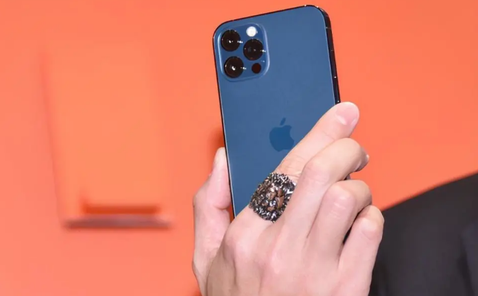郊区苹果手机维修分享iPhone12系列重启方法教程 