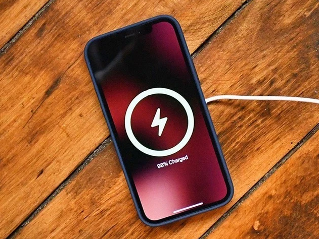 郊区苹果手机维修分享iPhone 12可以随便充电吗 
